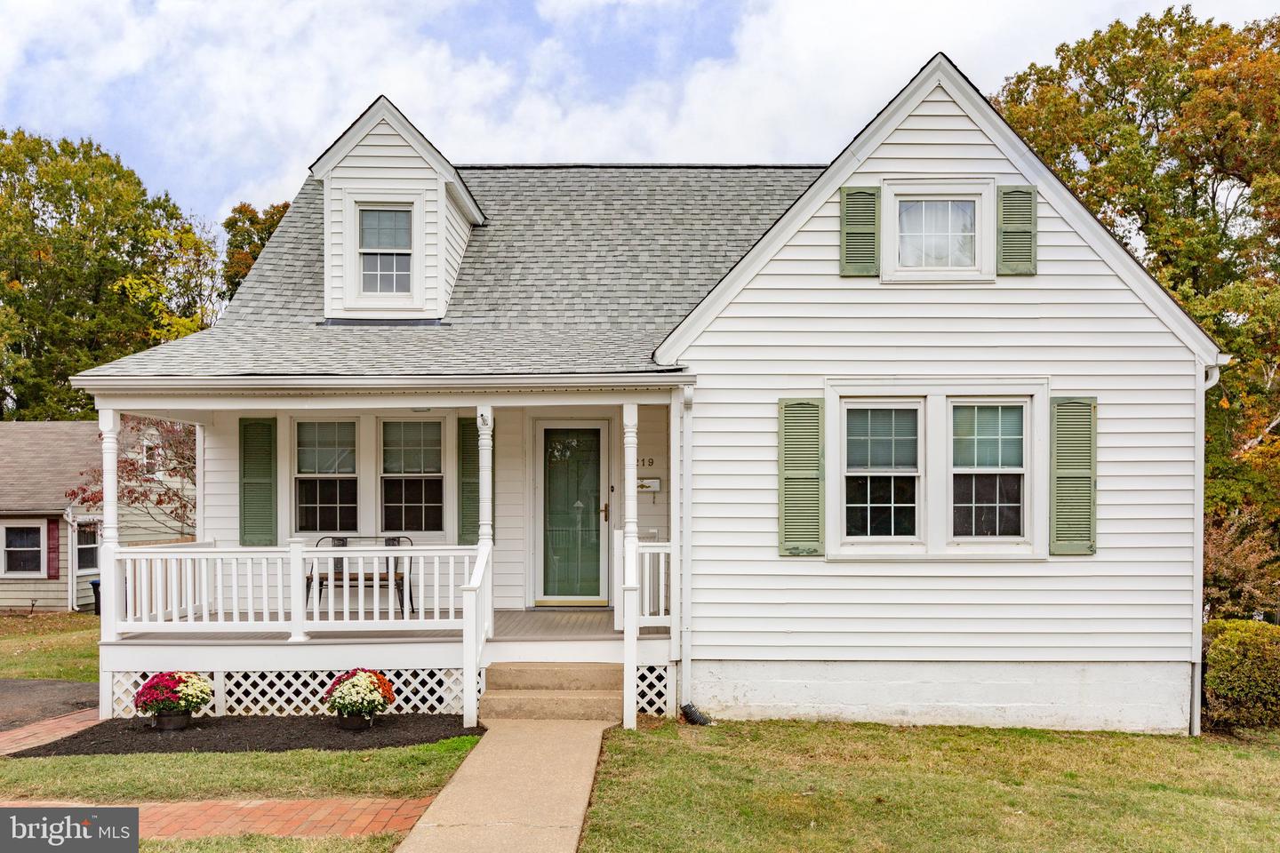 219 Hillcrest DRIVE