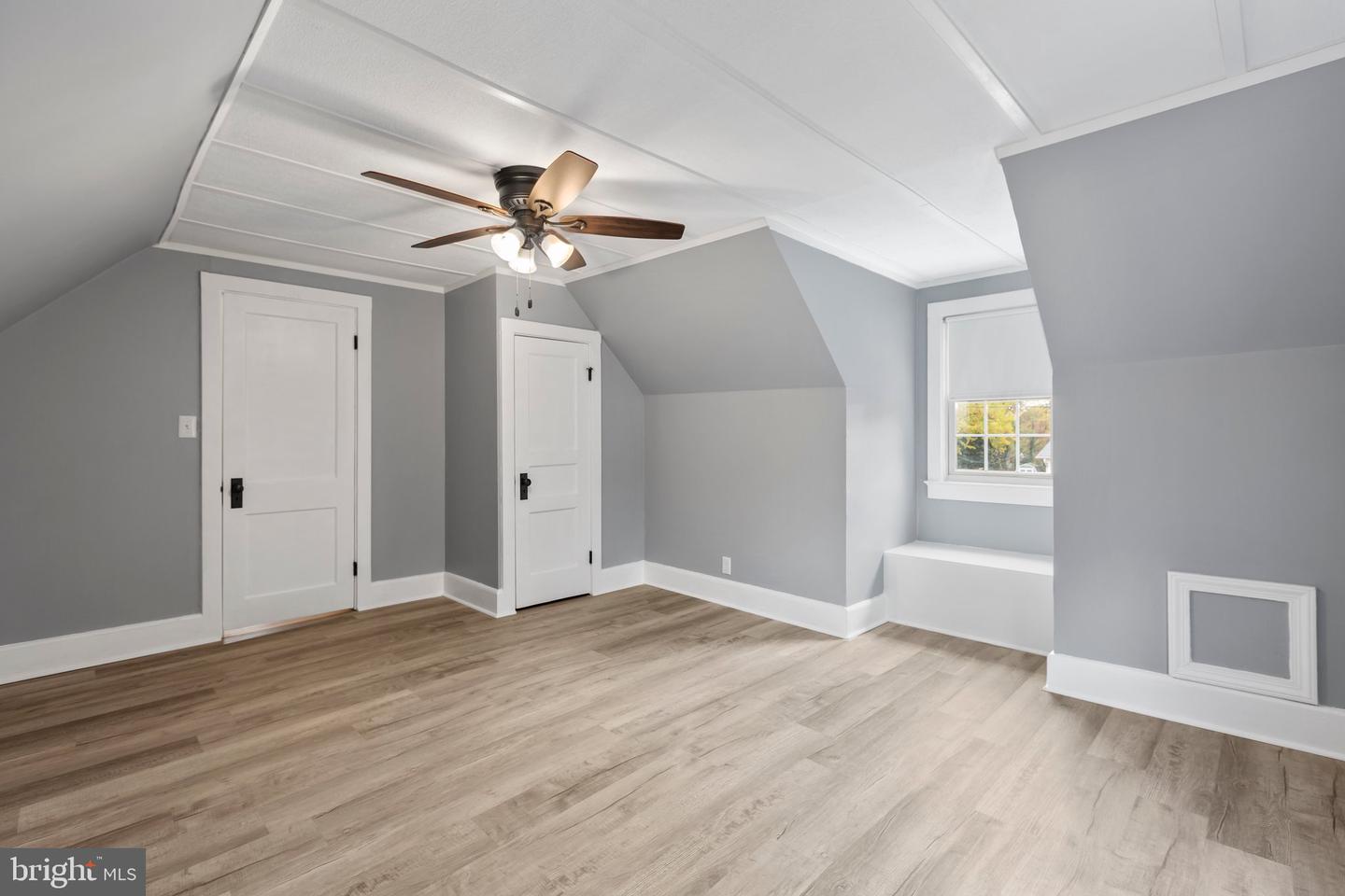 219 Hillcrest DRIVE