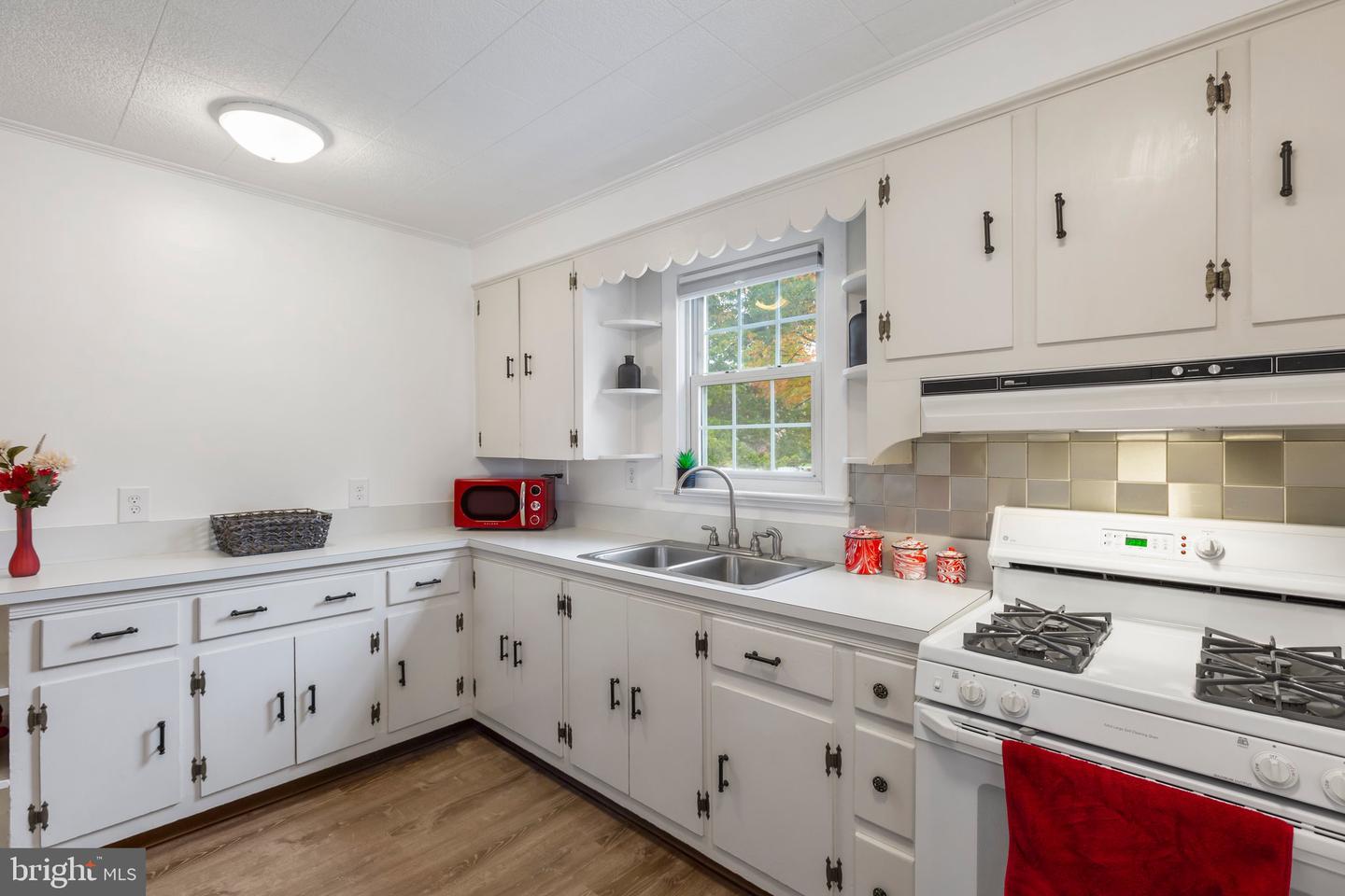 219 Hillcrest DRIVE