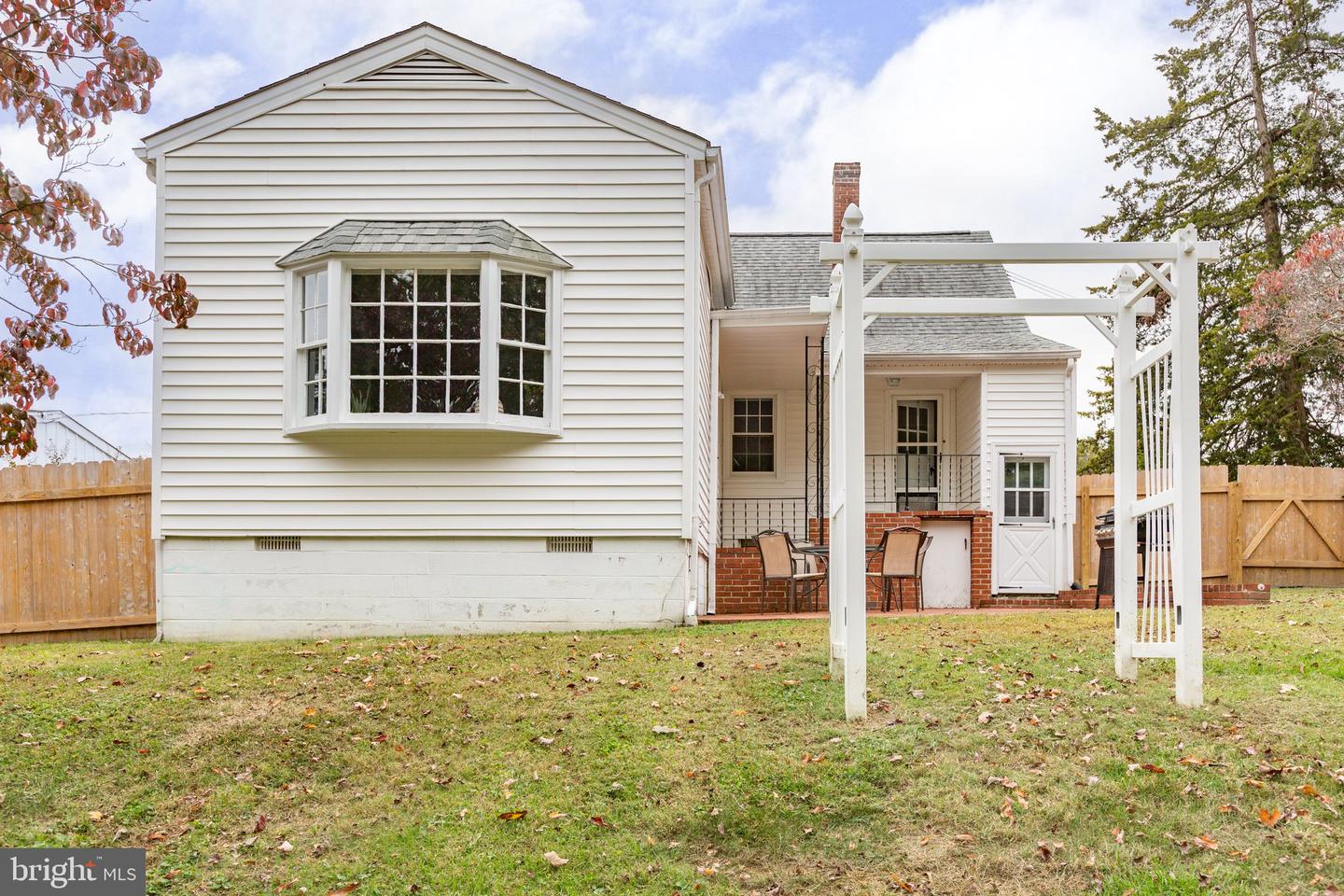 219 Hillcrest DRIVE