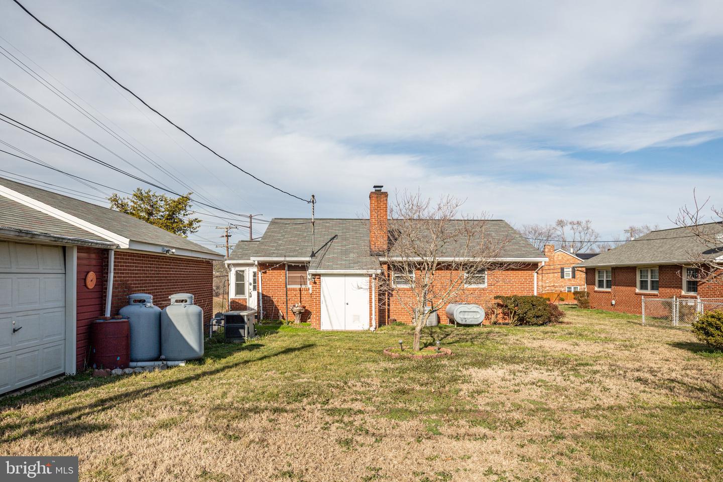 3010 Fall Hill AVENUE
