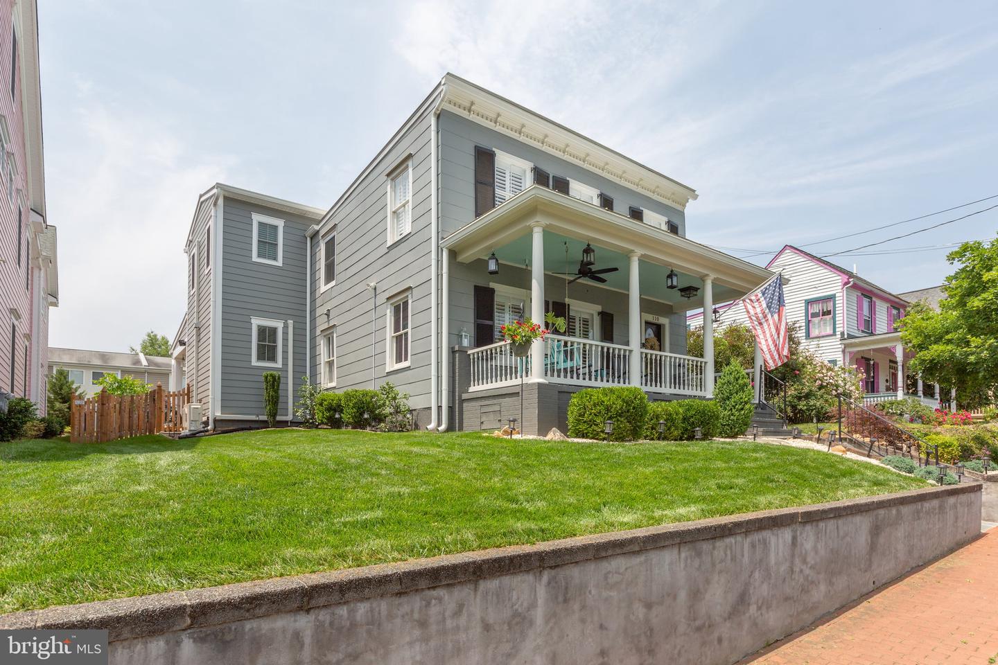 110 Caroline STREET