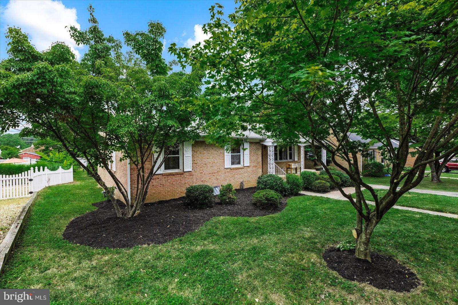 337 Hanson AVENUE