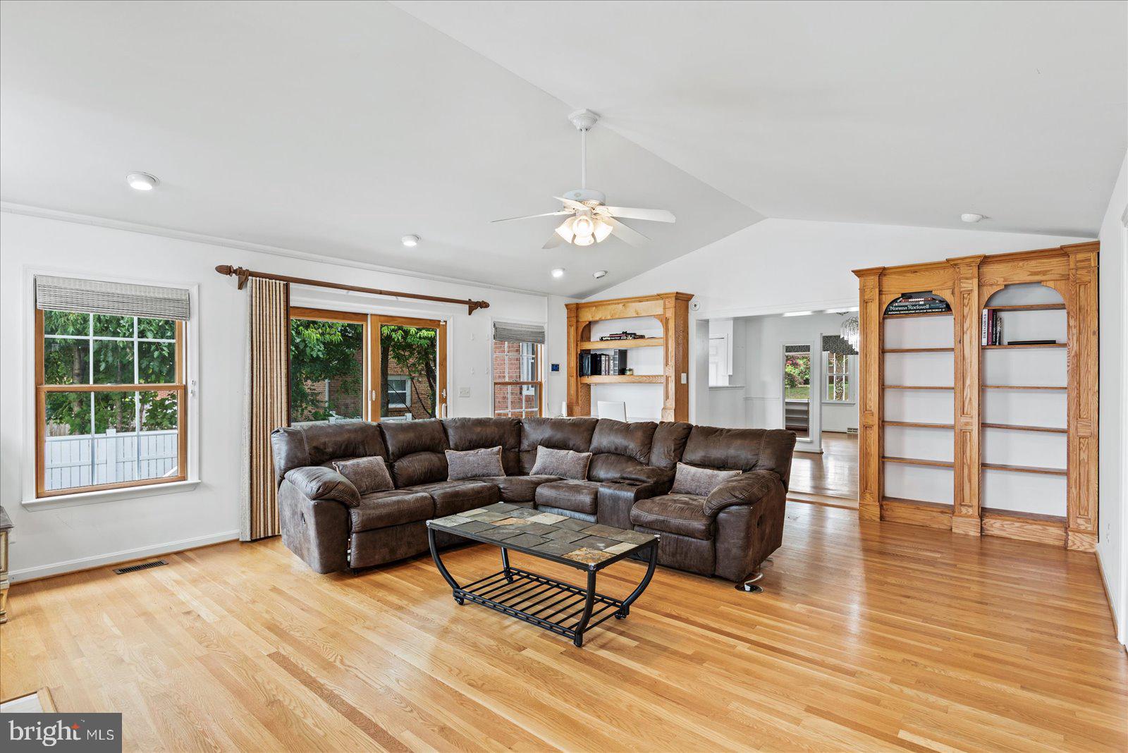 337 Hanson AVENUE