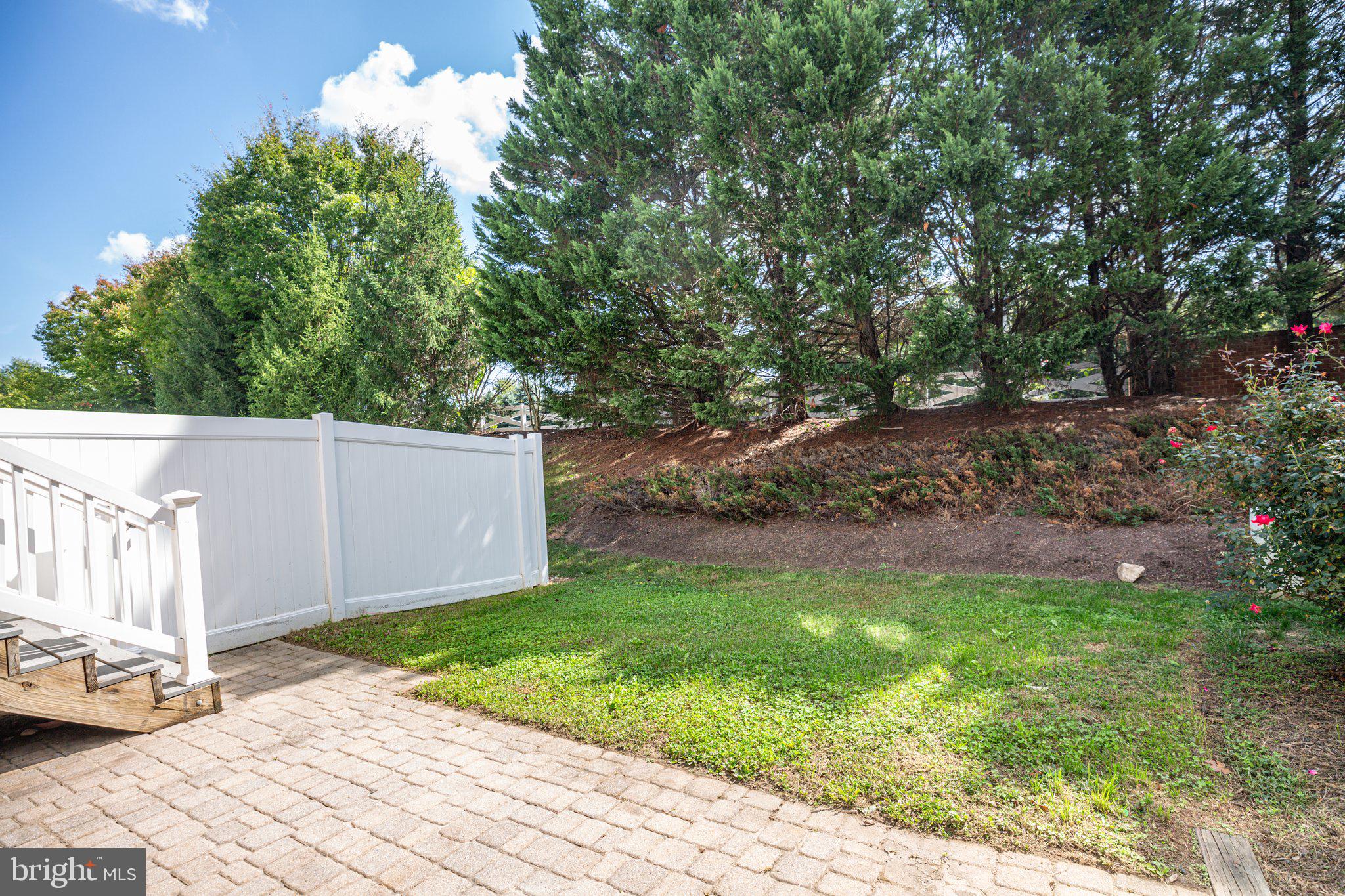1002 Hotchkiss Pl