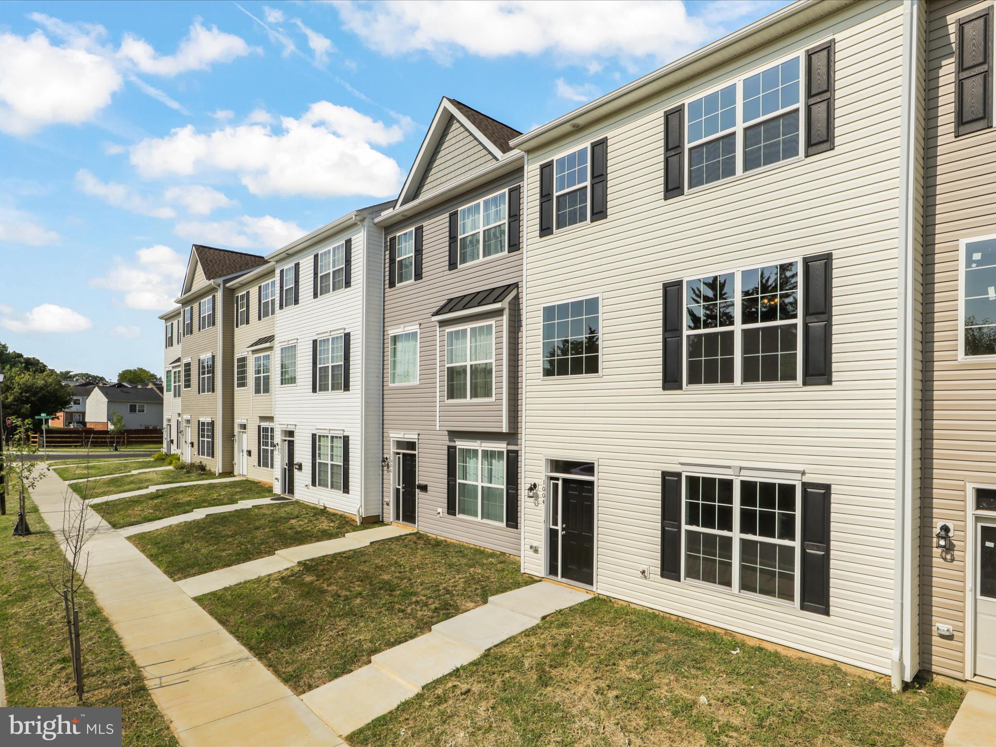 1004 WICKLOW DRIVE