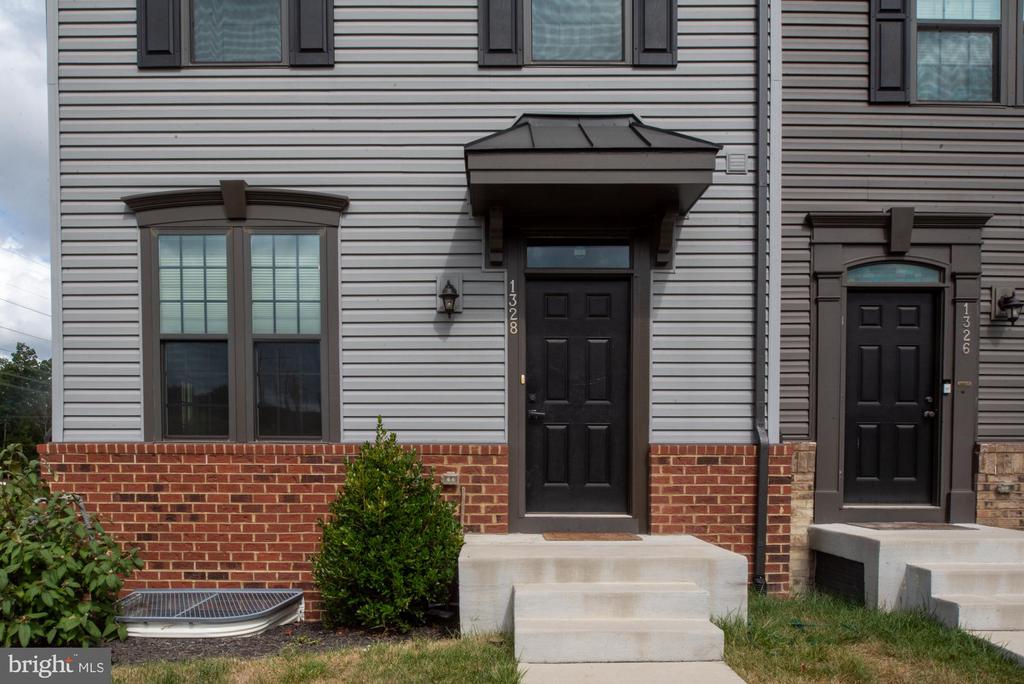 1328 TRESTLE DR
