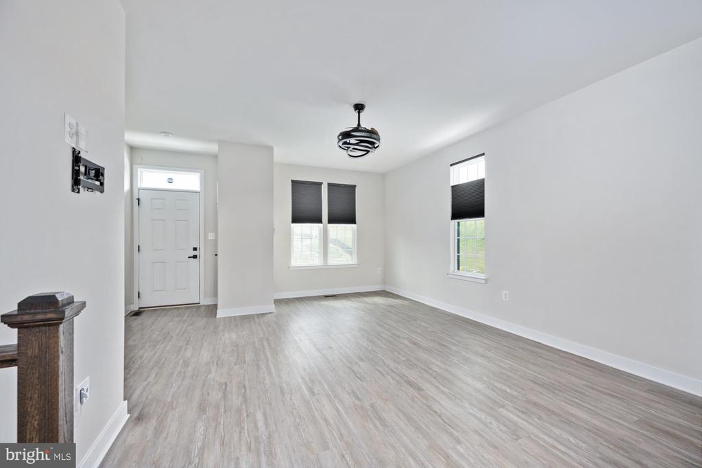 1328 TRESTLE DR