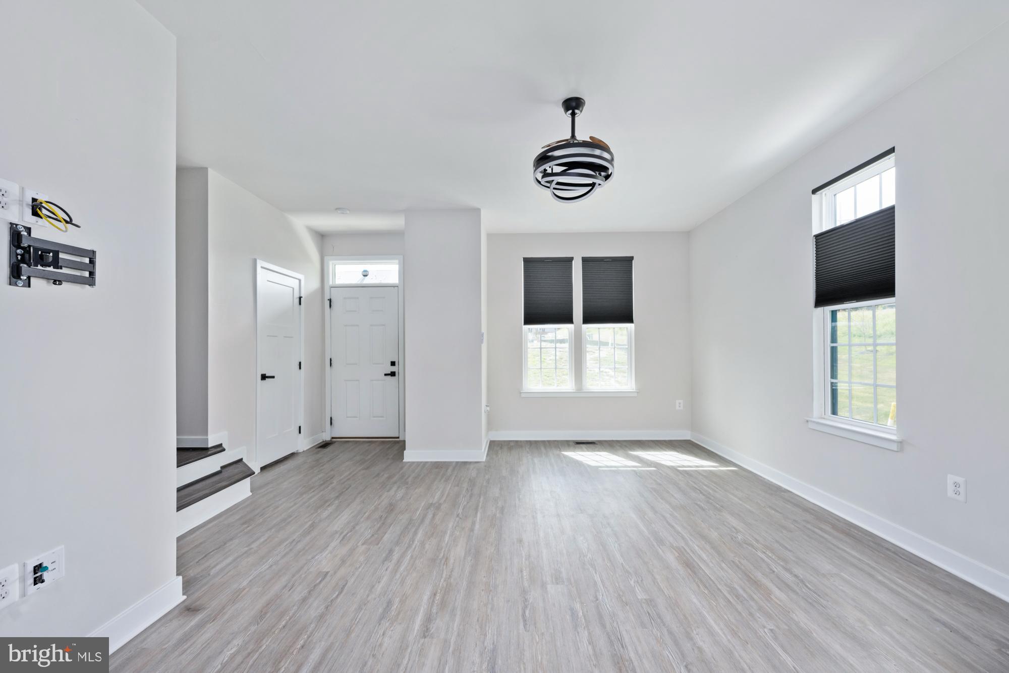 1328 TRESTLE DR
