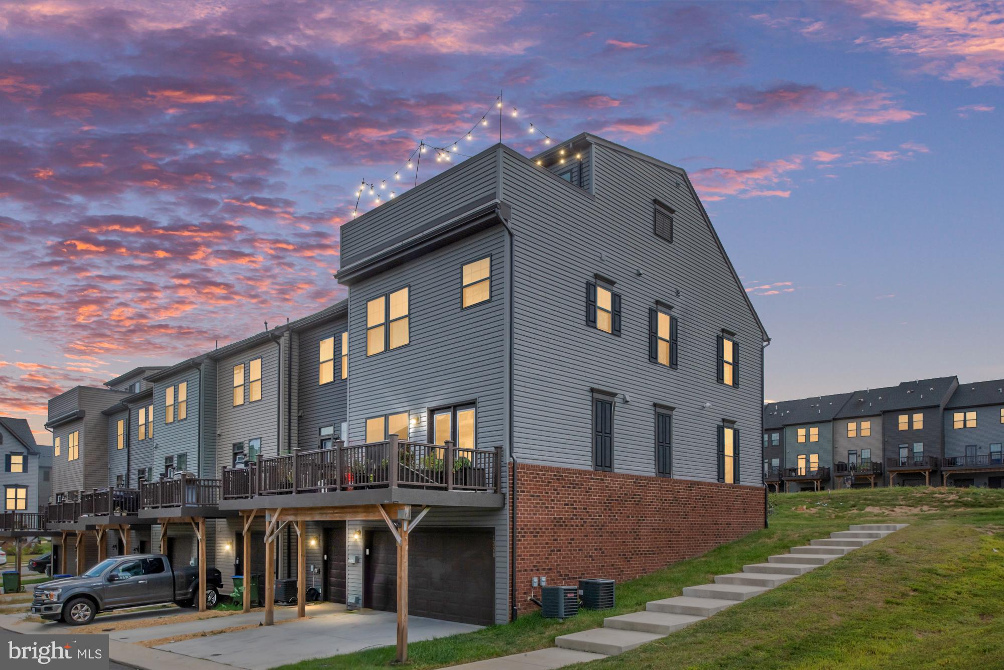 1328 TRESTLE DR