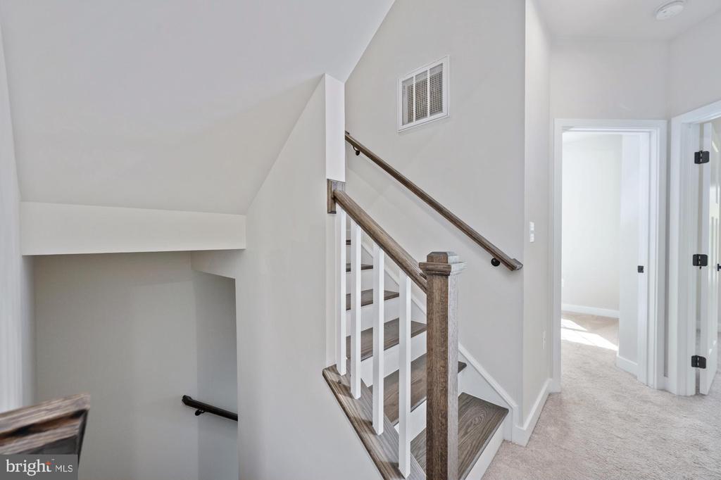1328 TRESTLE DR