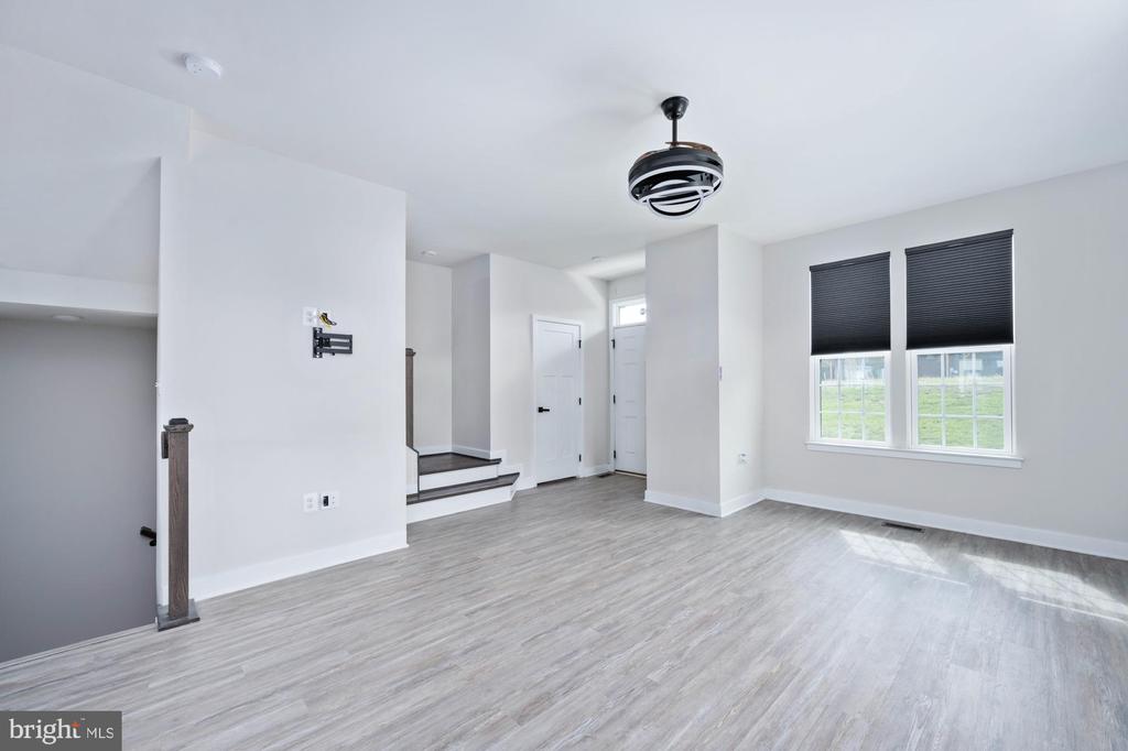 1328 TRESTLE DR