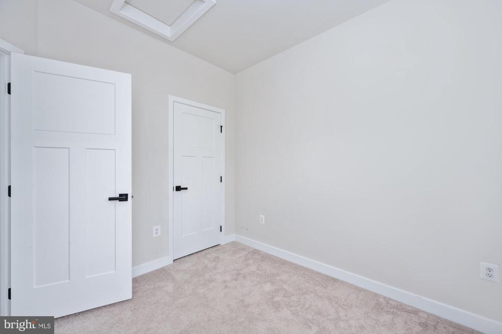 1328 TRESTLE DR