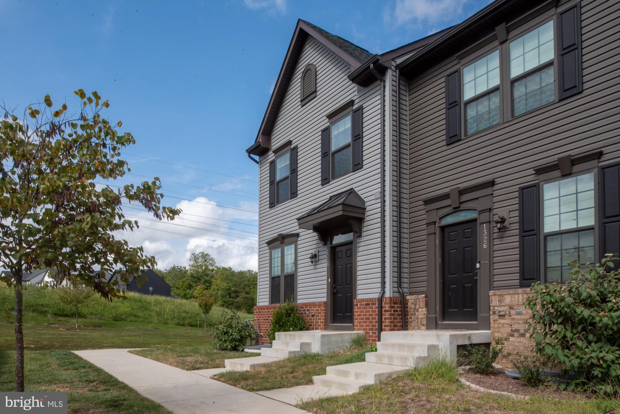 1328 TRESTLE DR