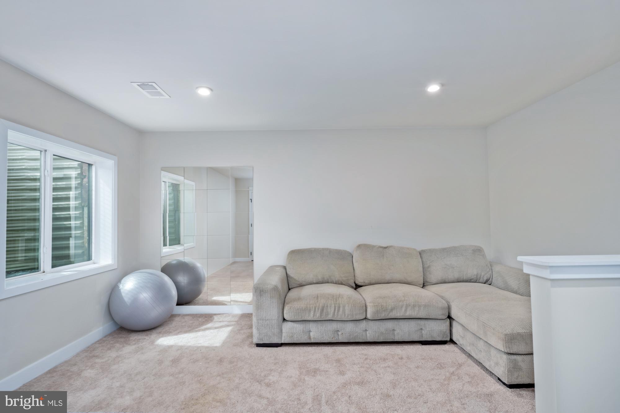 1328 TRESTLE DR