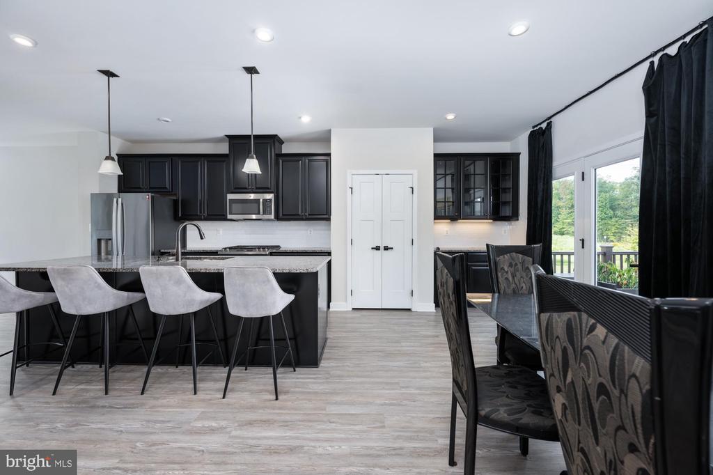 1328 TRESTLE DR