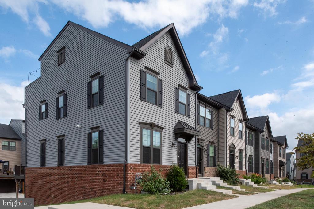 1328 TRESTLE DR