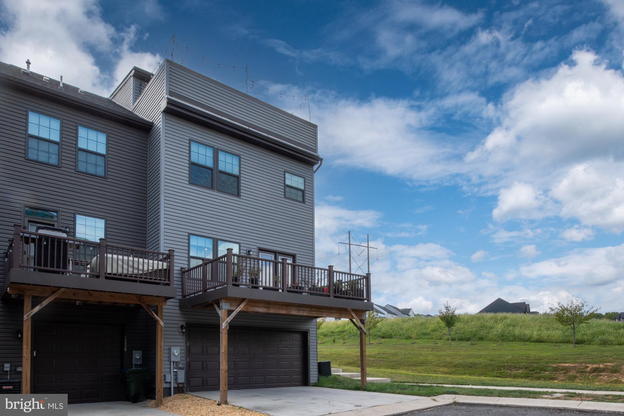 1328 TRESTLE DR