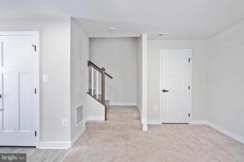 1328 TRESTLE DR