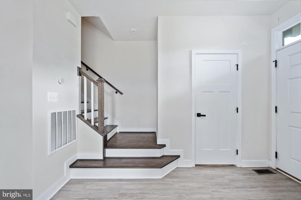 1328 TRESTLE DR