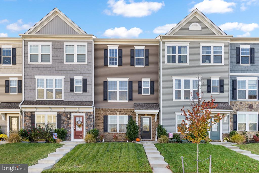 1845 Sag Harbor Ln