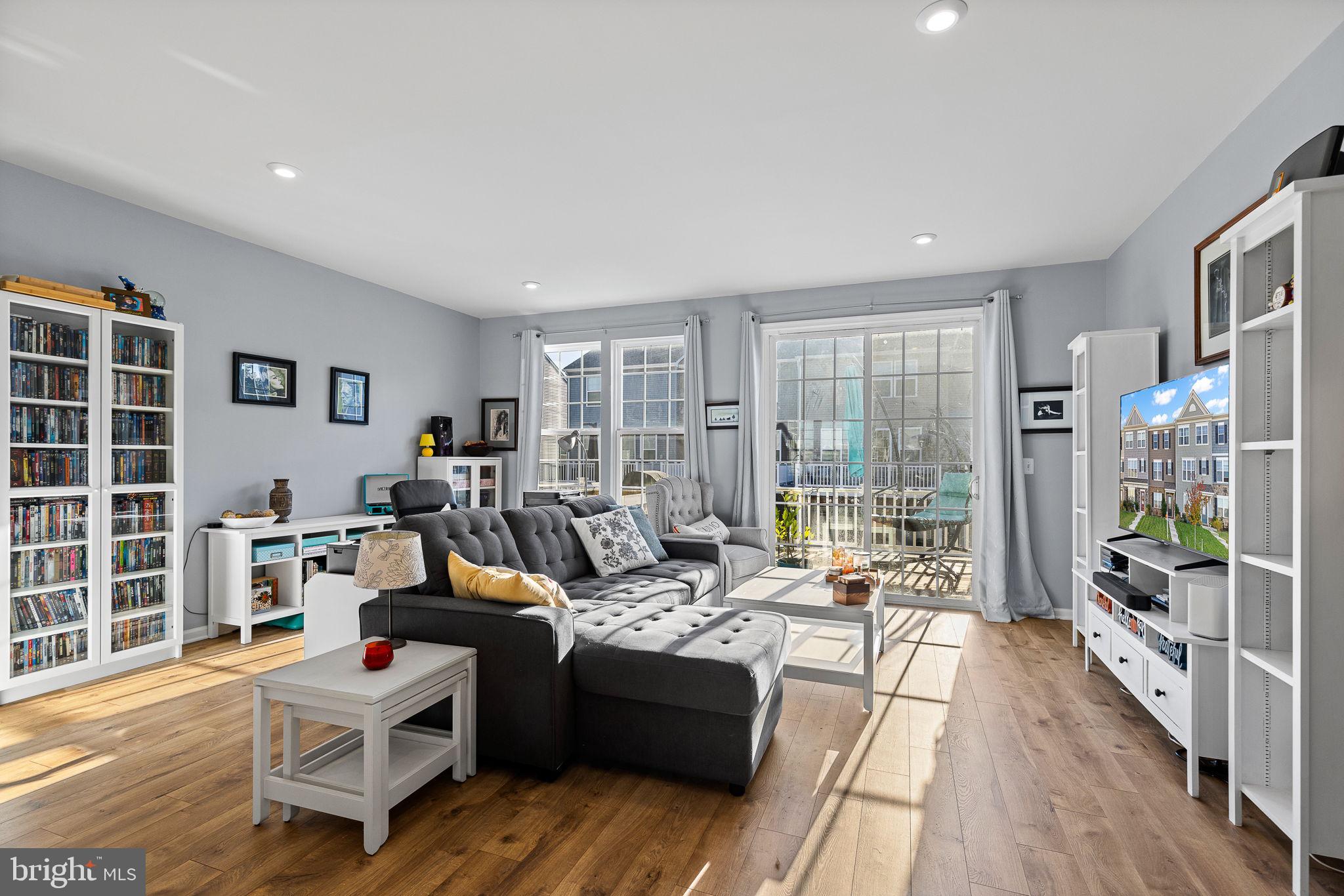 1845 Sag Harbor Ln