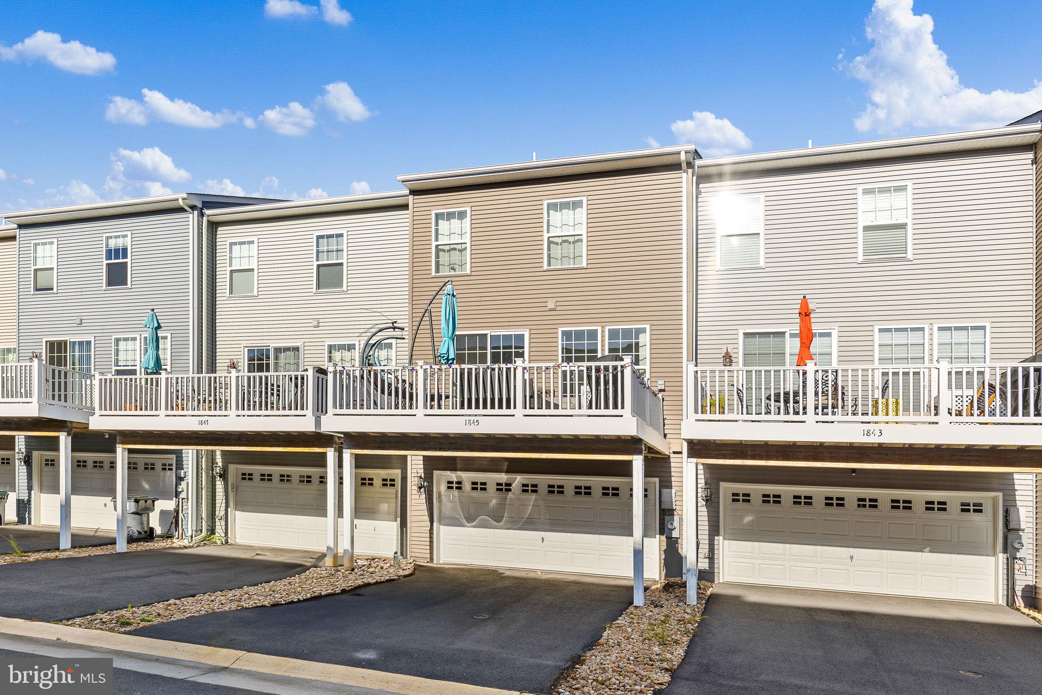 1845 Sag Harbor Ln