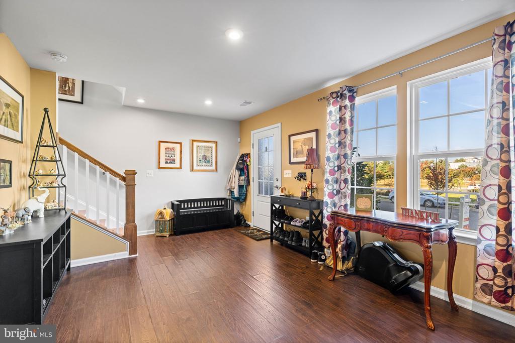 1845 Sag Harbor Ln