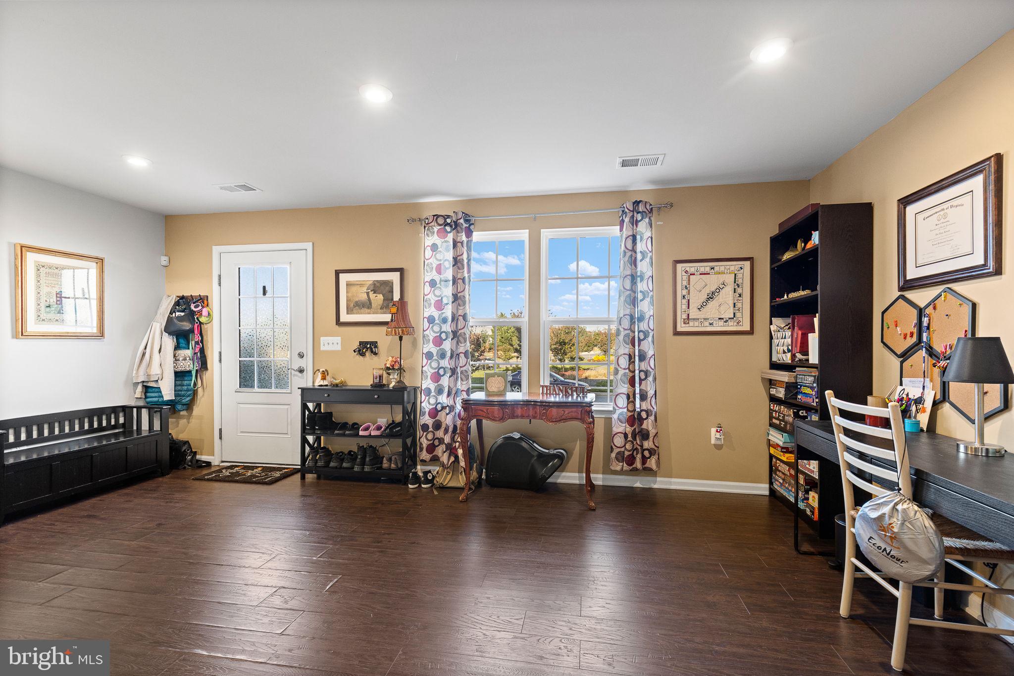 1845 Sag Harbor Ln