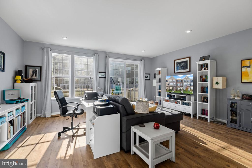 1845 Sag Harbor Ln