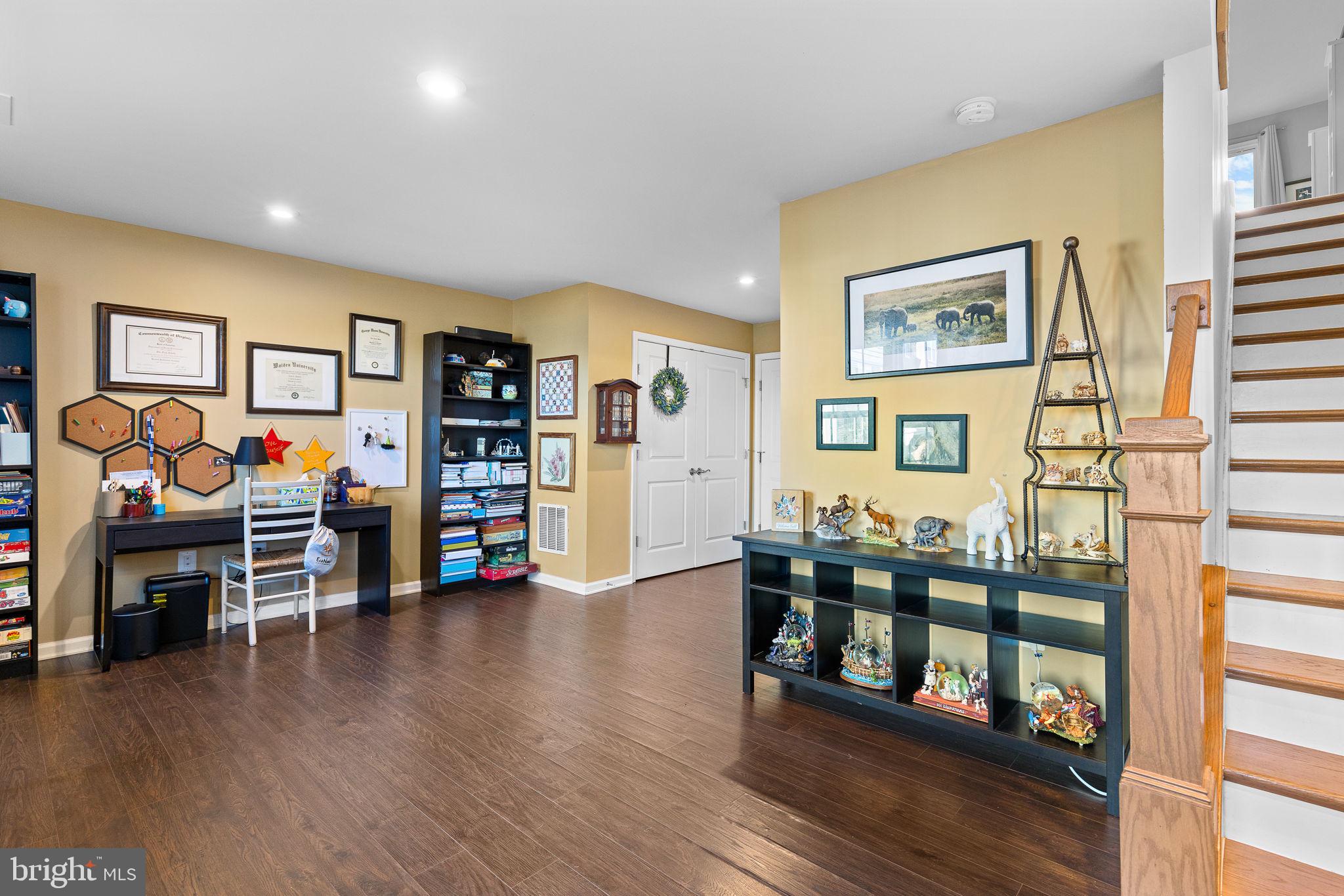 1845 Sag Harbor Ln
