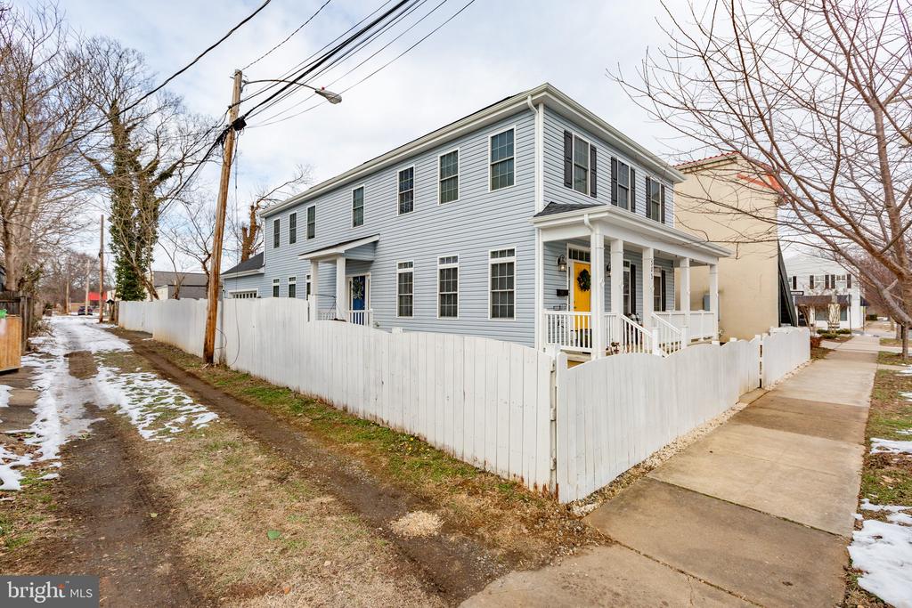 303 Canal St