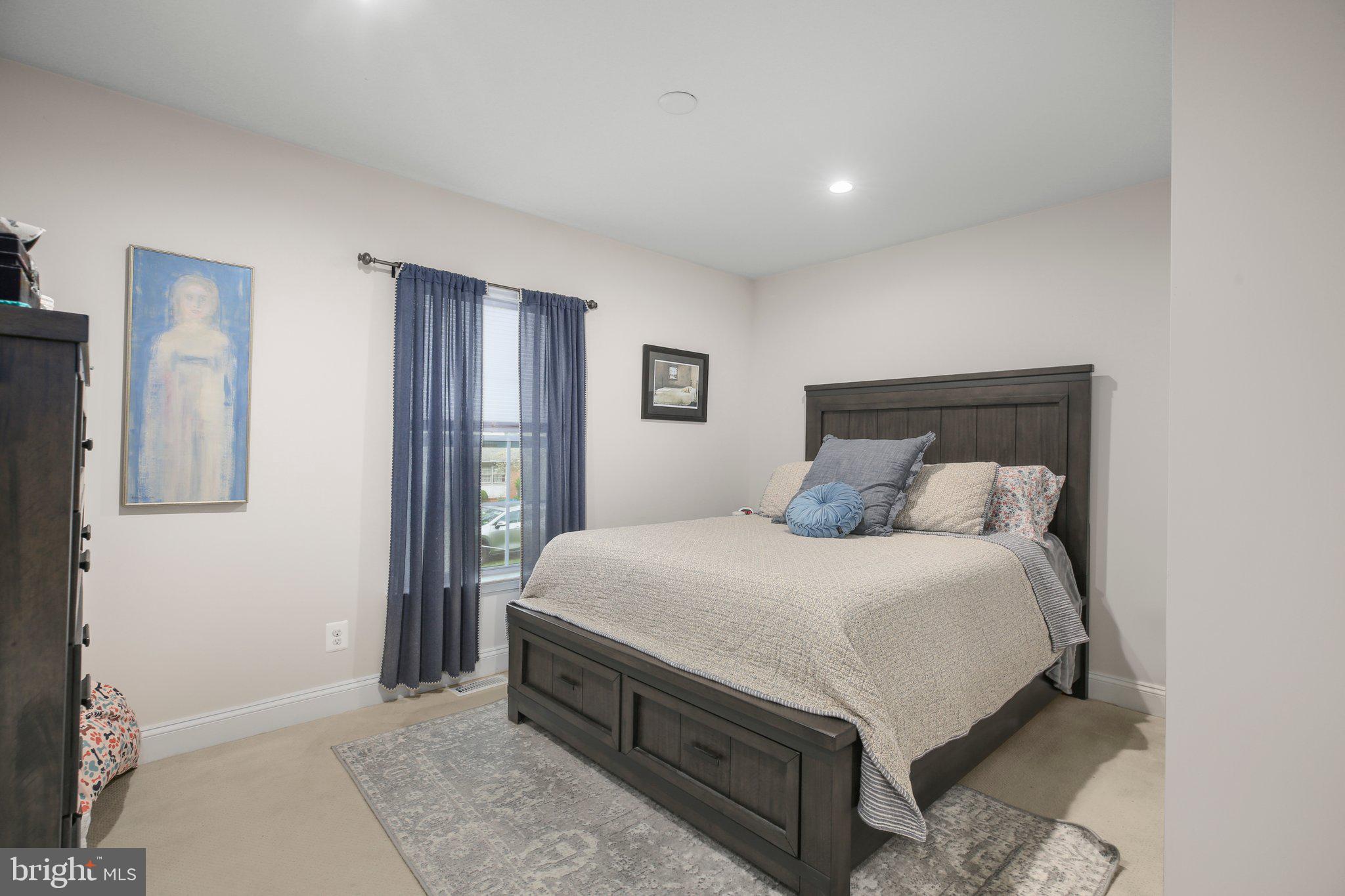 230 Hillcrest Dr