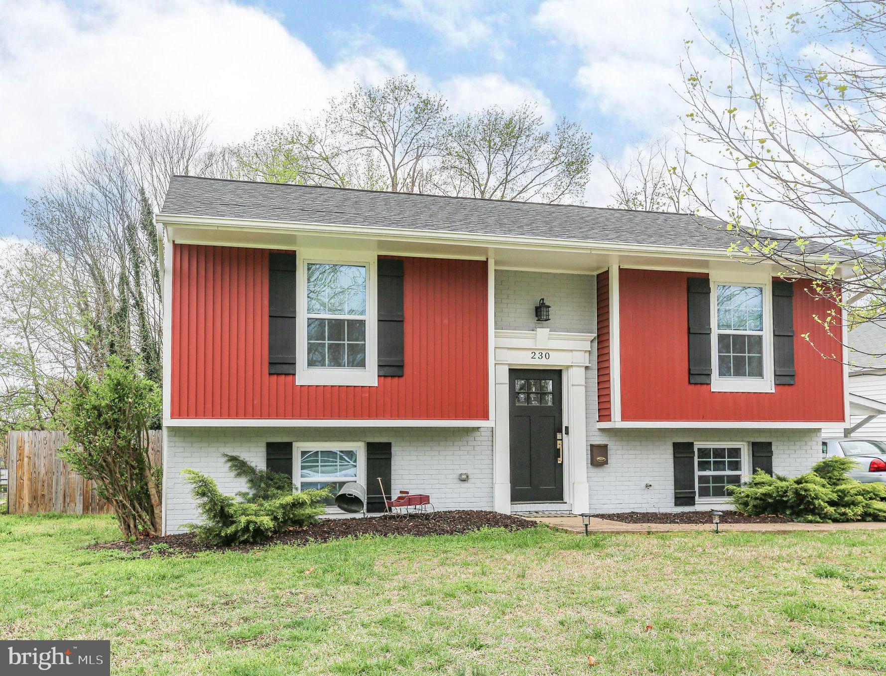 230 Hillcrest Dr