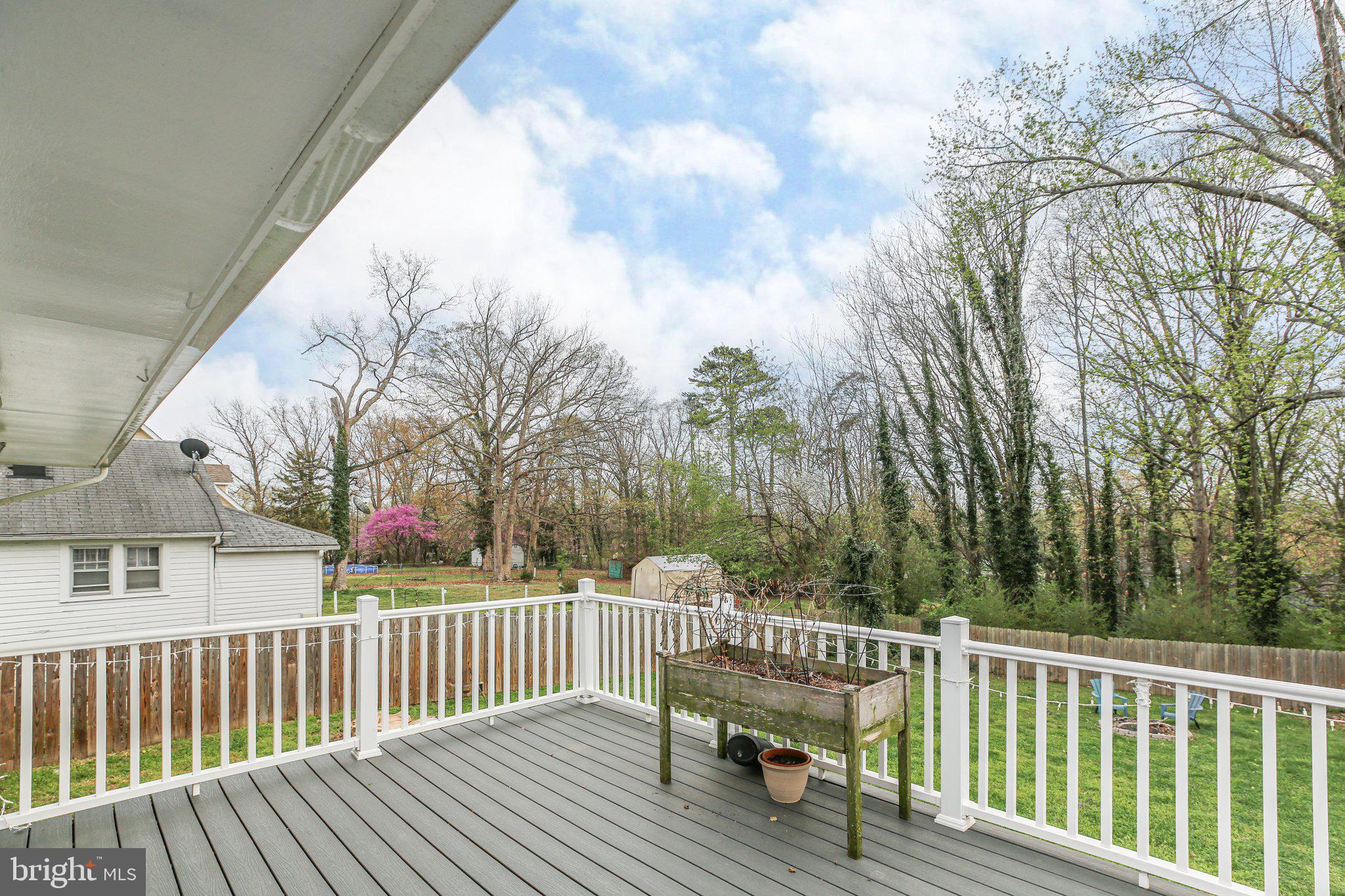 230 Hillcrest Dr