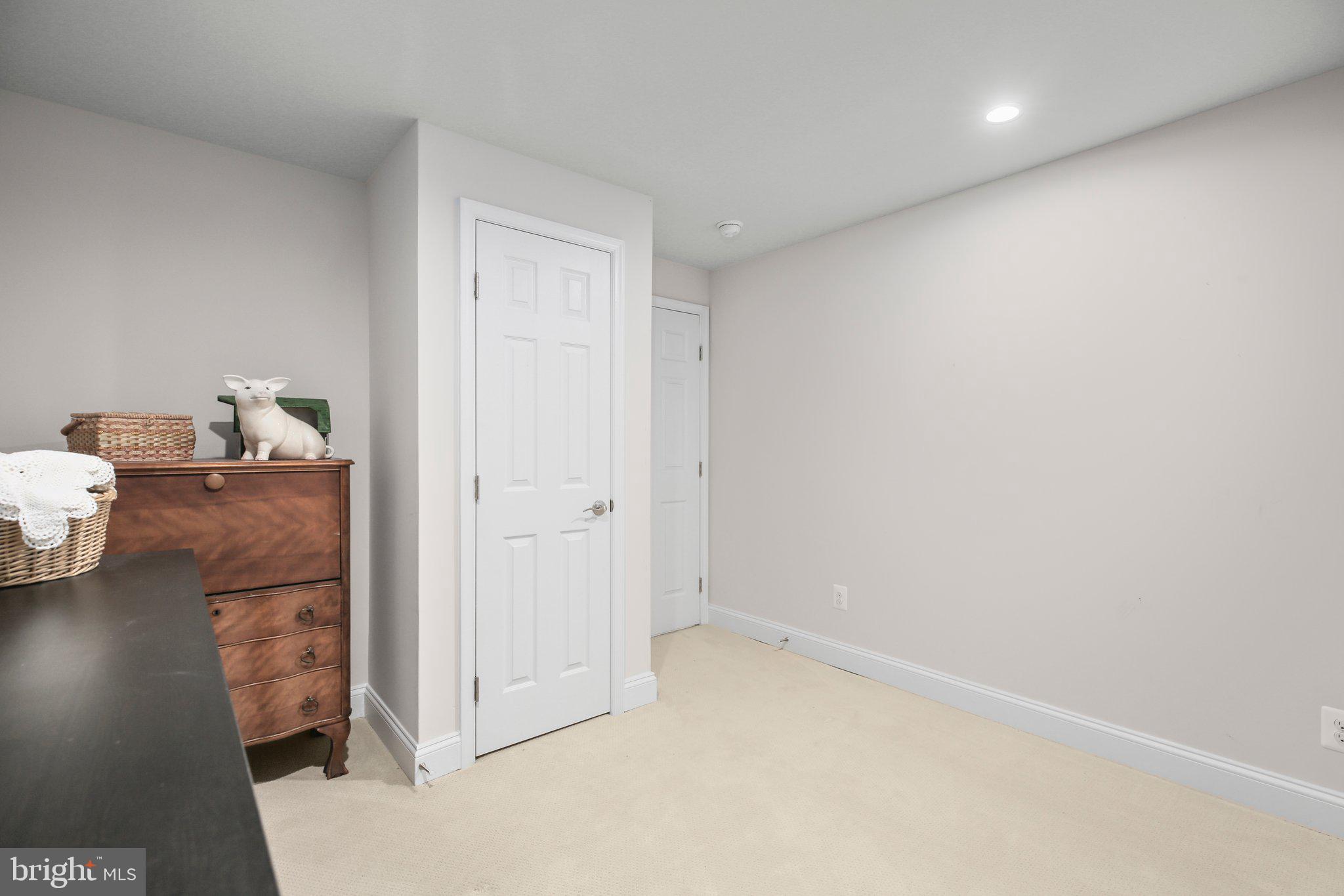 230 Hillcrest Dr