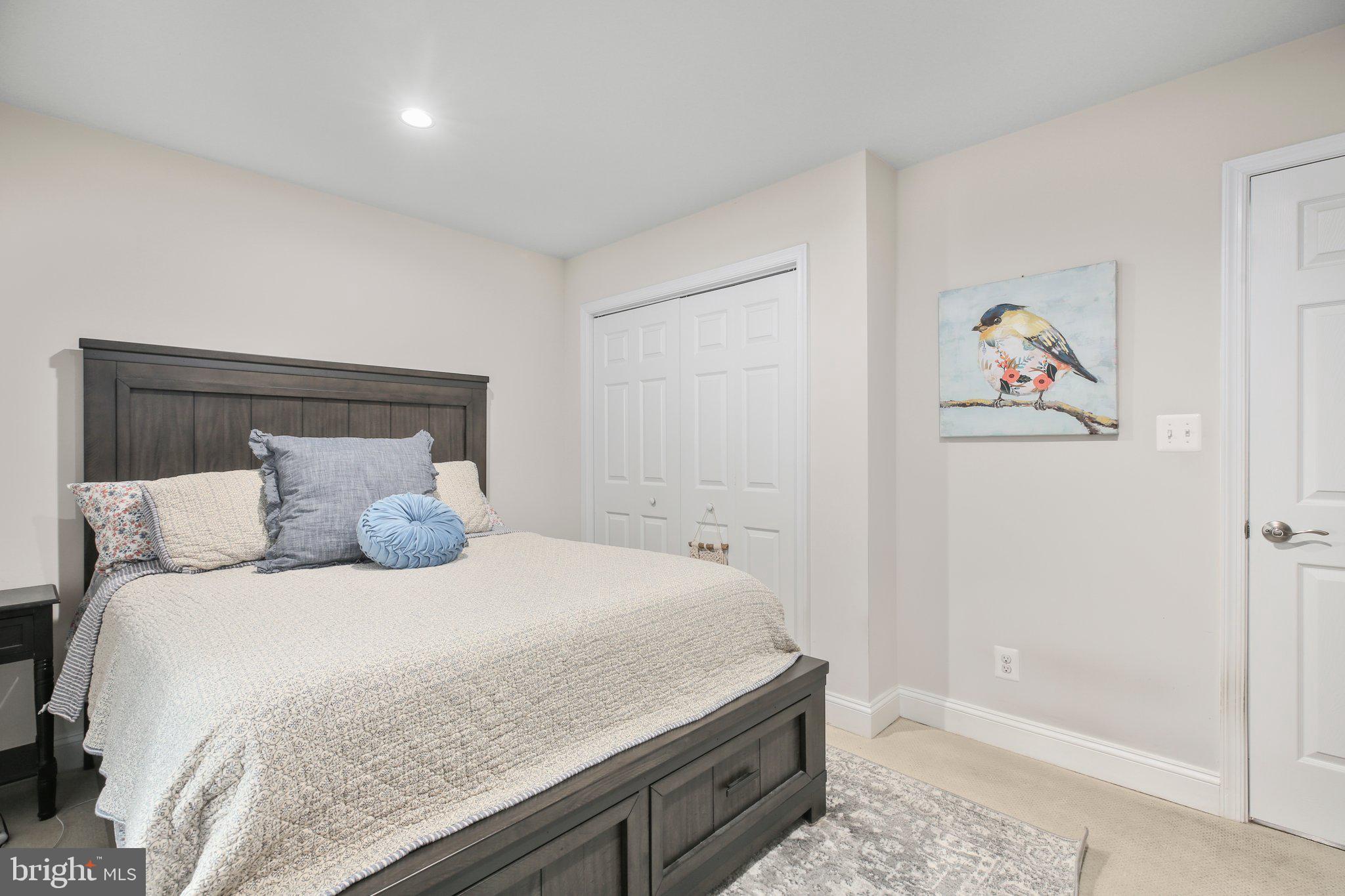 230 Hillcrest Dr