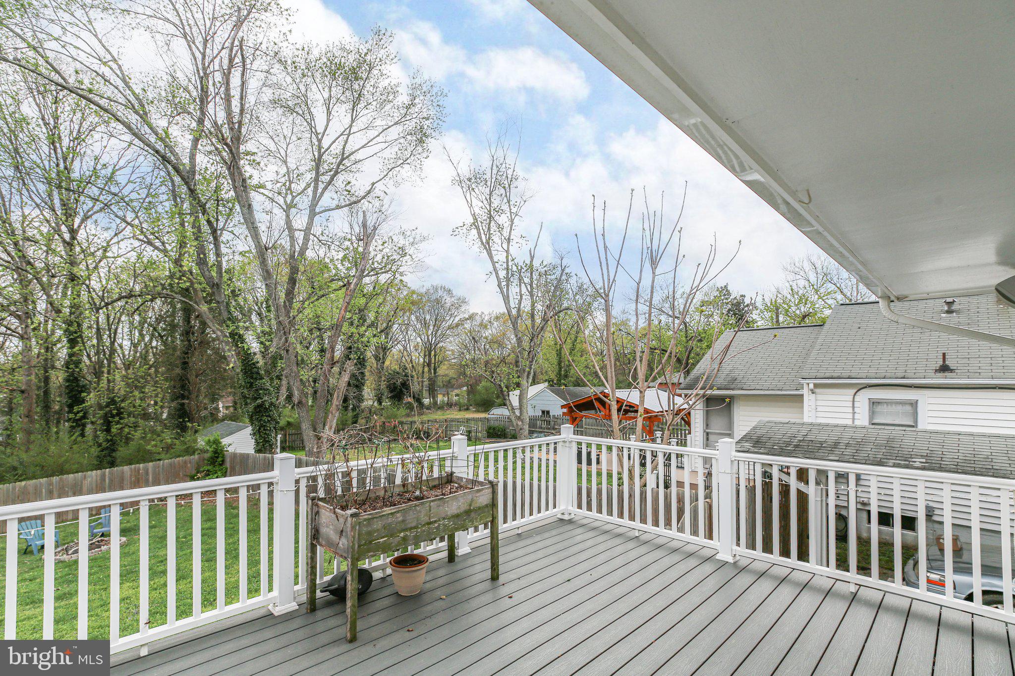 230 Hillcrest Dr