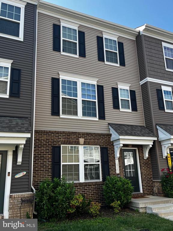 1822 SAG HARBOR LN