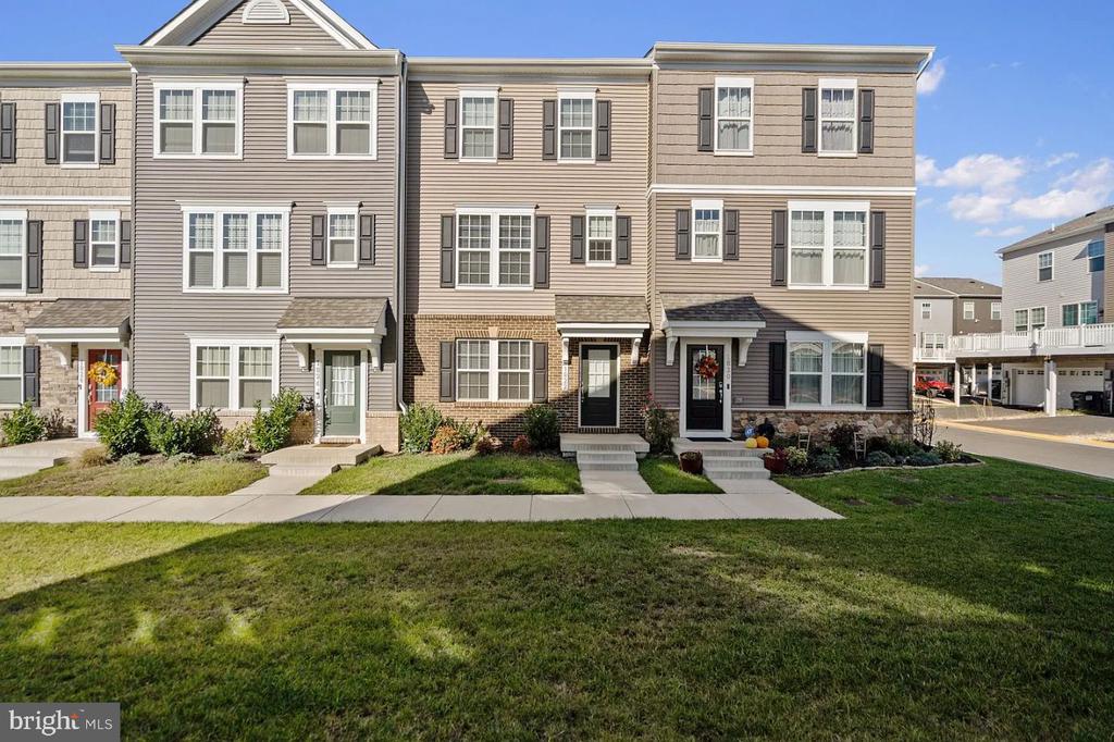 1822 SAG HARBOR LN