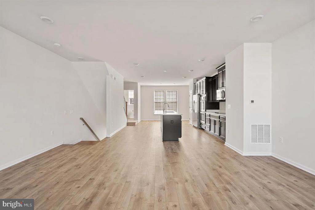 1822 SAG HARBOR LN