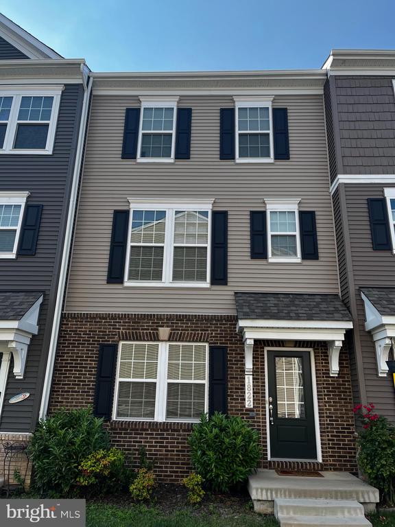 1822 SAG HARBOR LN