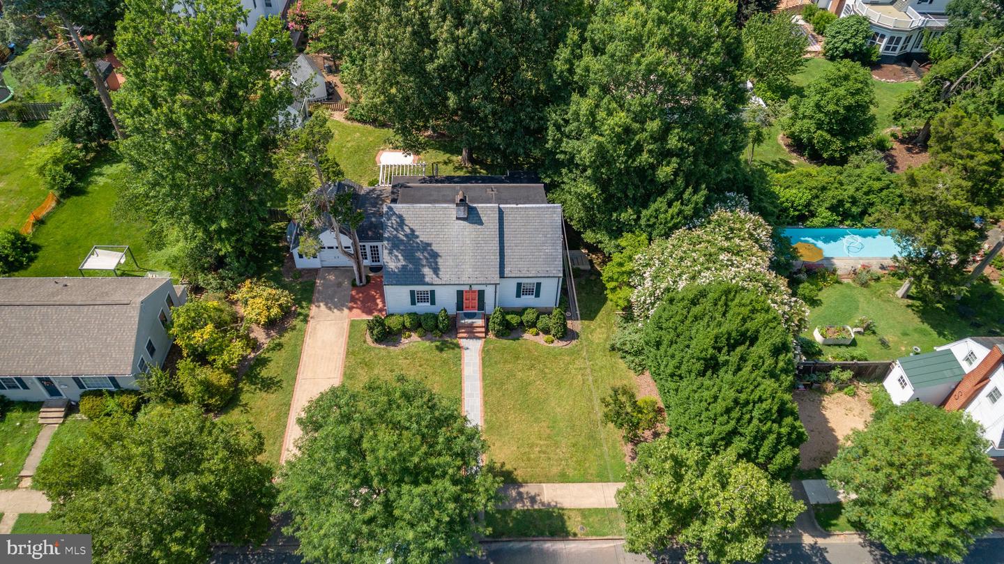 1217 Brent St