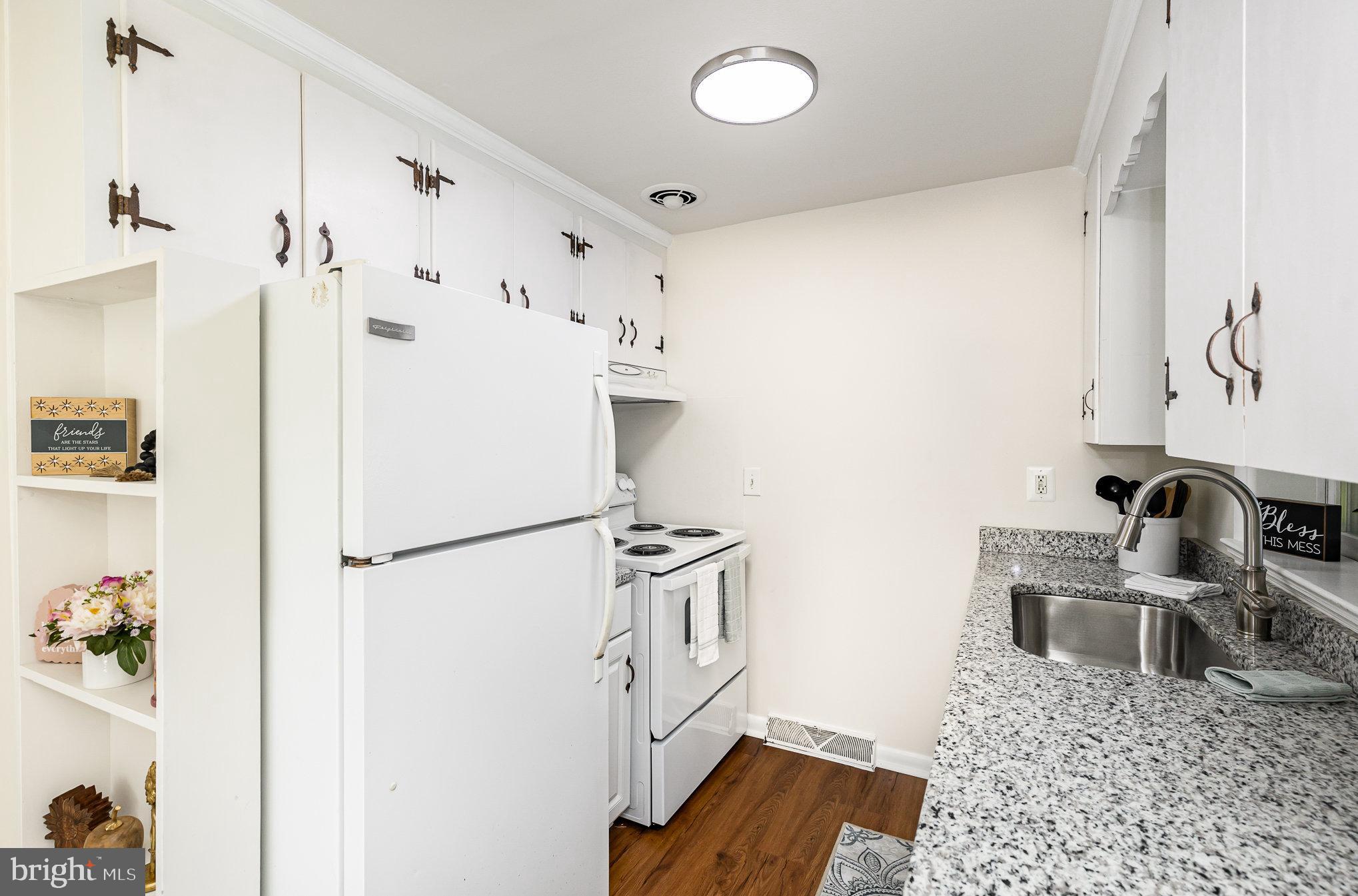 715 & 715 1/2 Virginia Ave