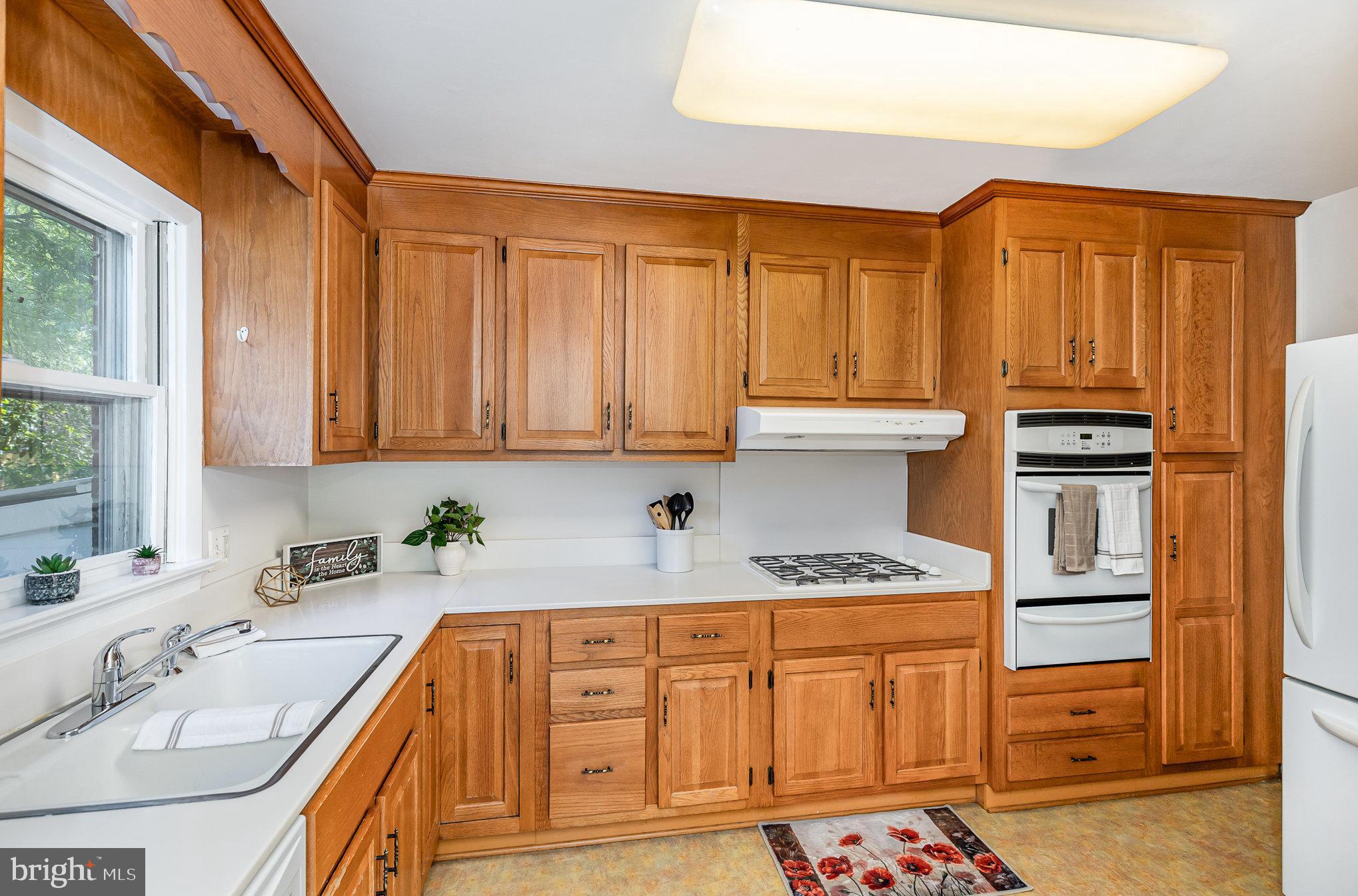 715 & 715 1/2 Virginia Ave