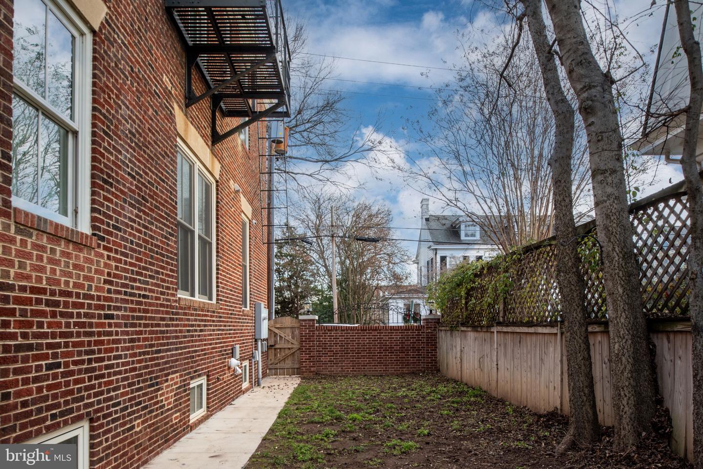 1200 Prince Edward St