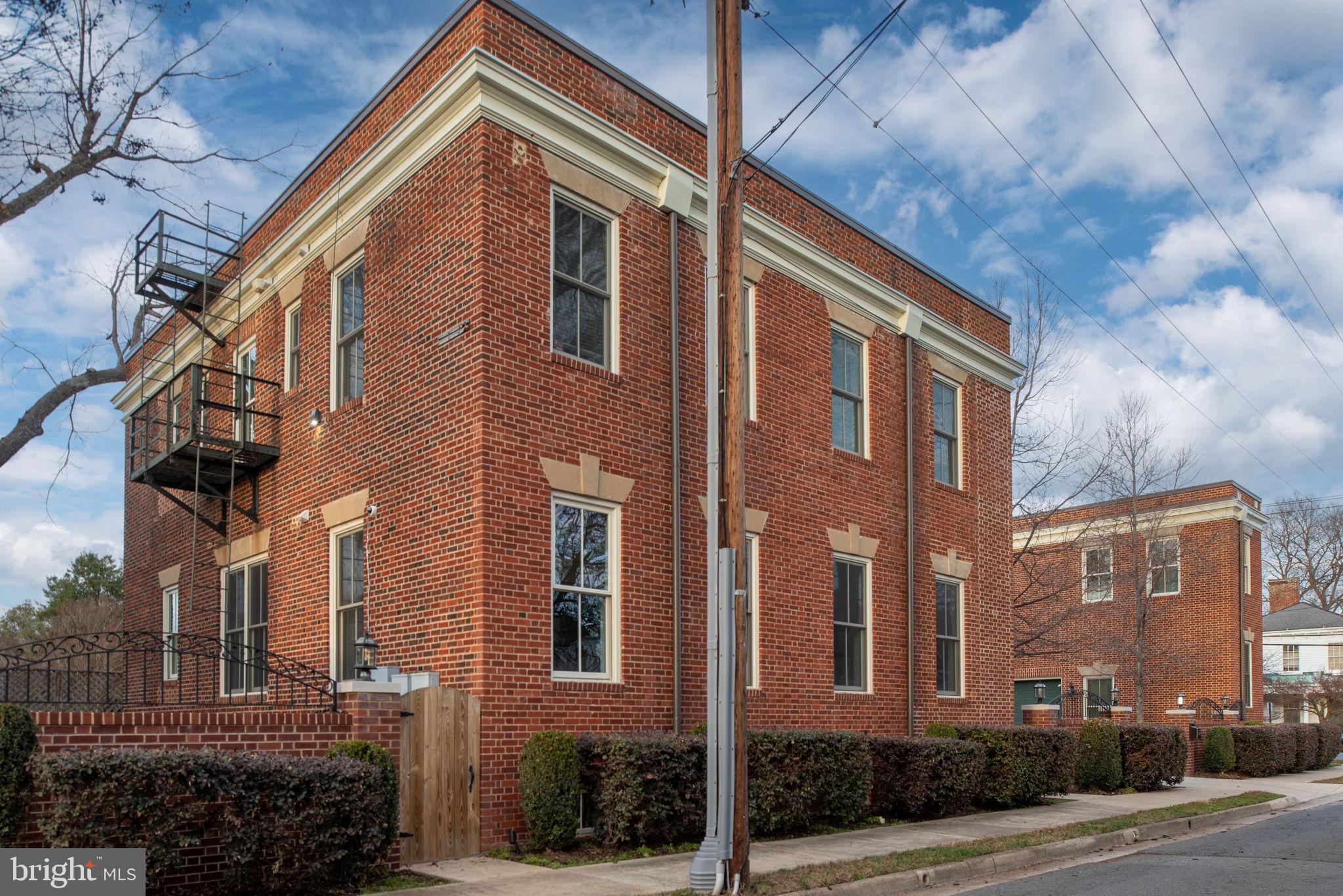 1200 Prince Edward St