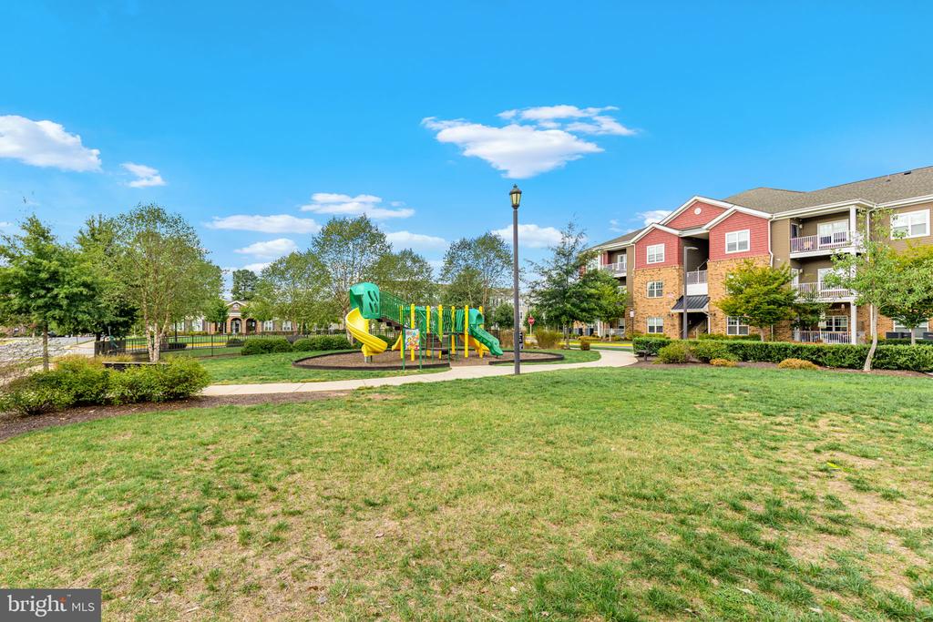 1800 BRISCOE LANE