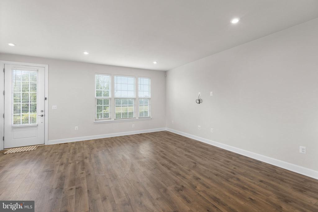 1800 BRISCOE LANE