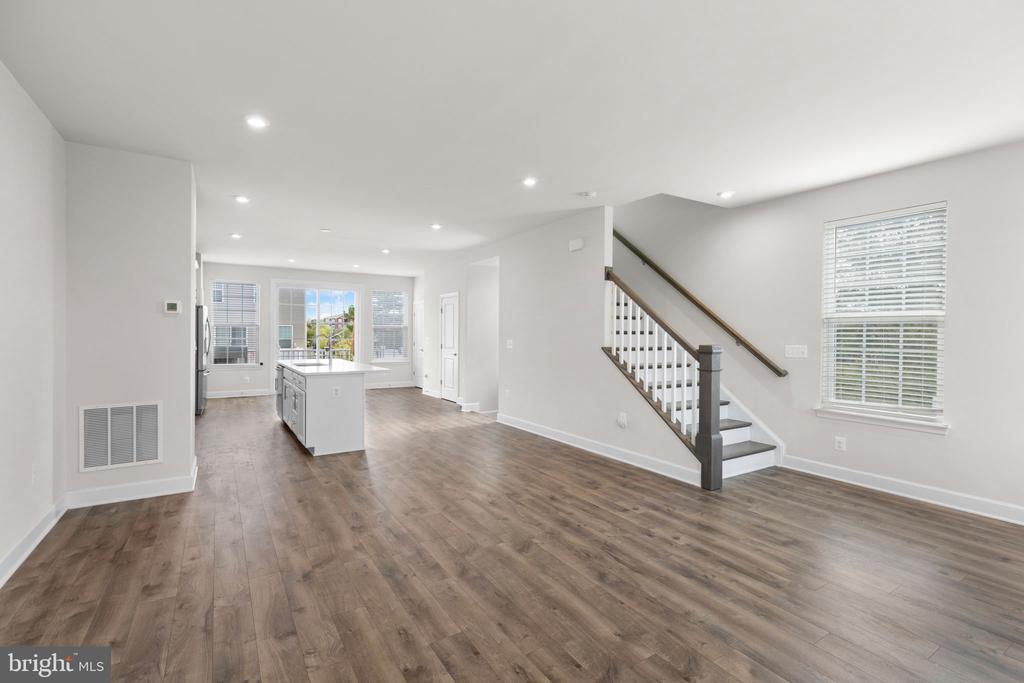 1800 BRISCOE LANE